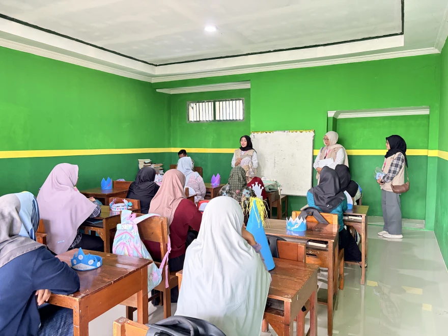 SOSIALISASI DAGUSIBU: UPAYA IBU RUMAH TANGGA DALAM PENGELOLAAN DAN PENYIMPANAN OBAT YANG AMAN DI DESA BEJI, KECAMATAN BANJARMANGU, KABUPATEN BANJARNEGARA