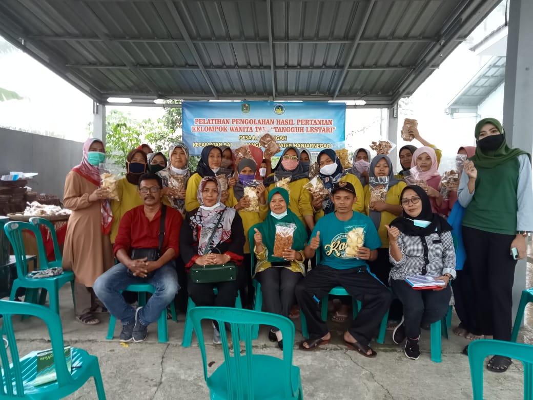 Membangun Desa Lewat Pemberdayaan Perempuan (KWT)